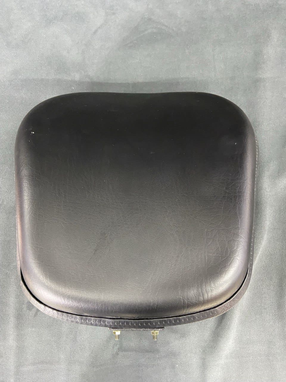 Спинка сиденья в сборе с кронштейном Baltmotors